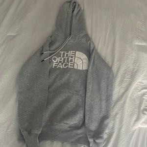 NORTH FACE SWEATSHIRT